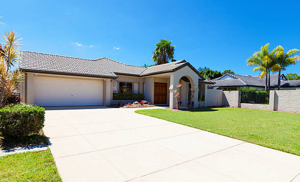 How to Choose Concrete Driveway Colours That Match Your Home’s Facade
